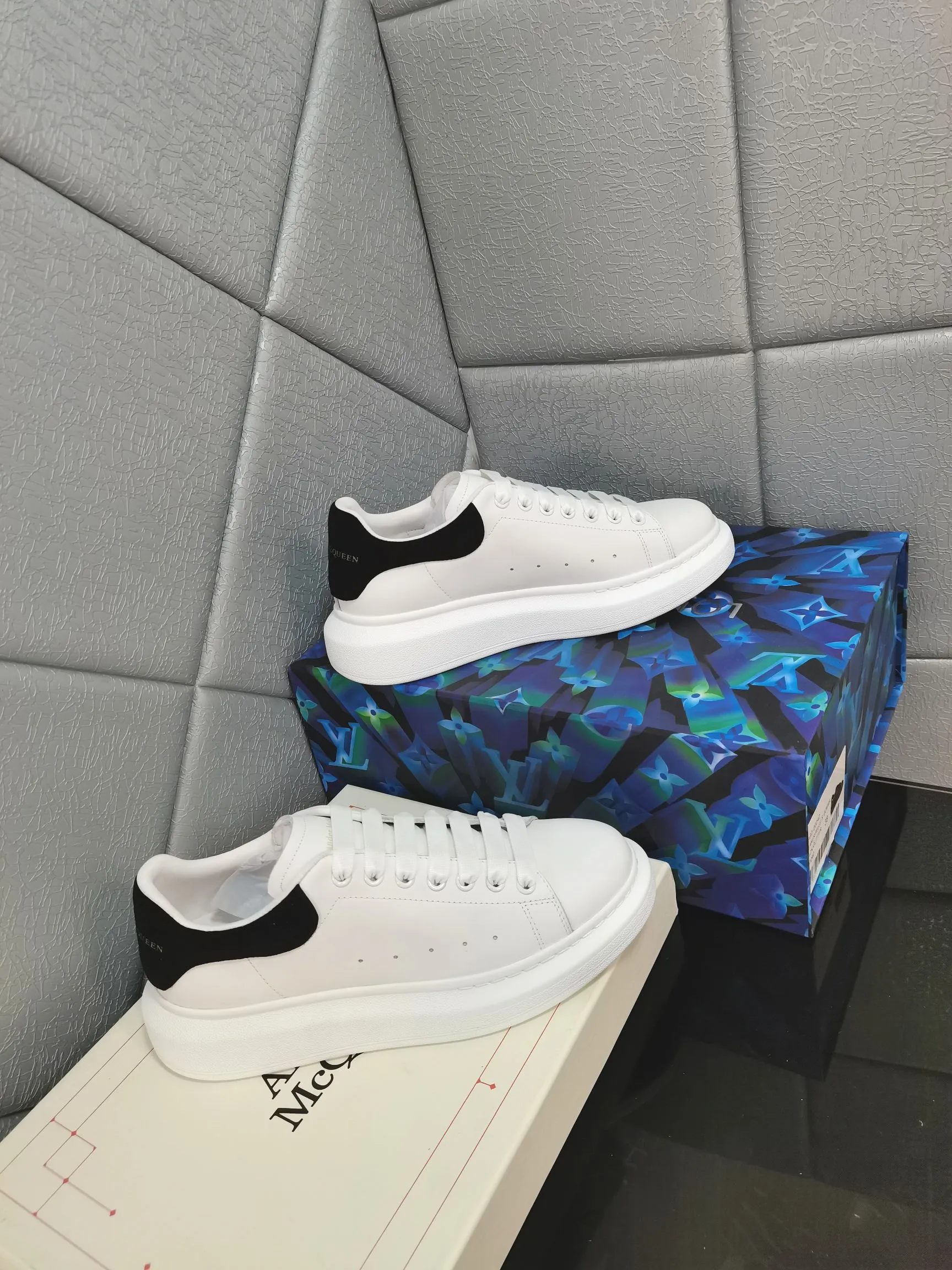 👟👟Ex-factory price 480👟👟 The latest upgraded version in 2022. The material is made of silk matte cowhide with sheepskin lining